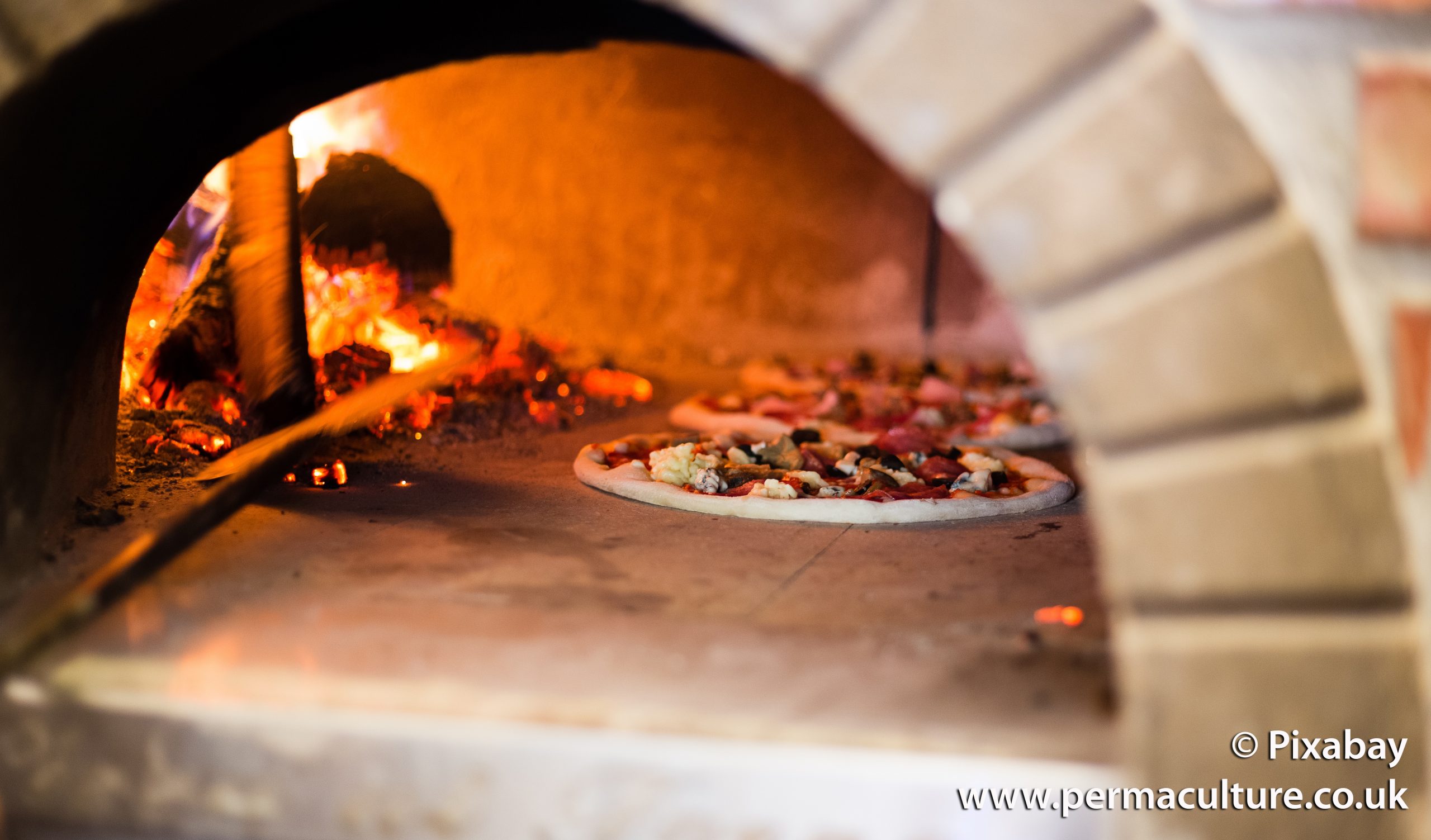 Outdoor Pizza Oven: How to Make a Brick Oven from Recycled Materials